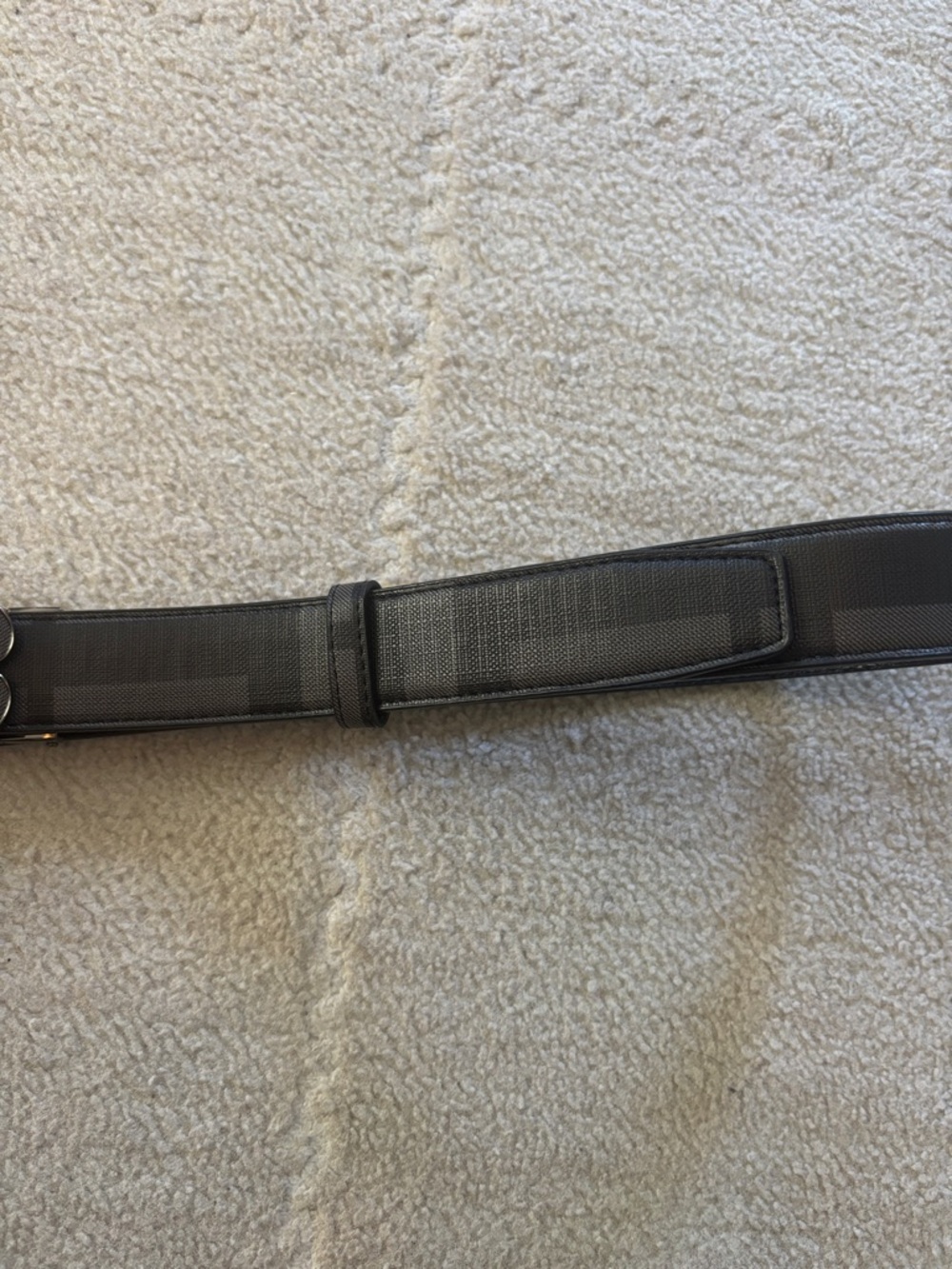 Men's Black/Gray Adjustable Belt with attached B Buckle - Picture 4 of 6